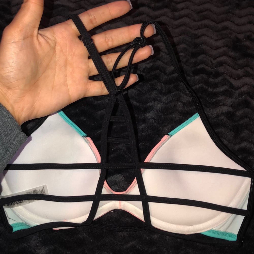 Bikini bundle - Picture 5 of 7